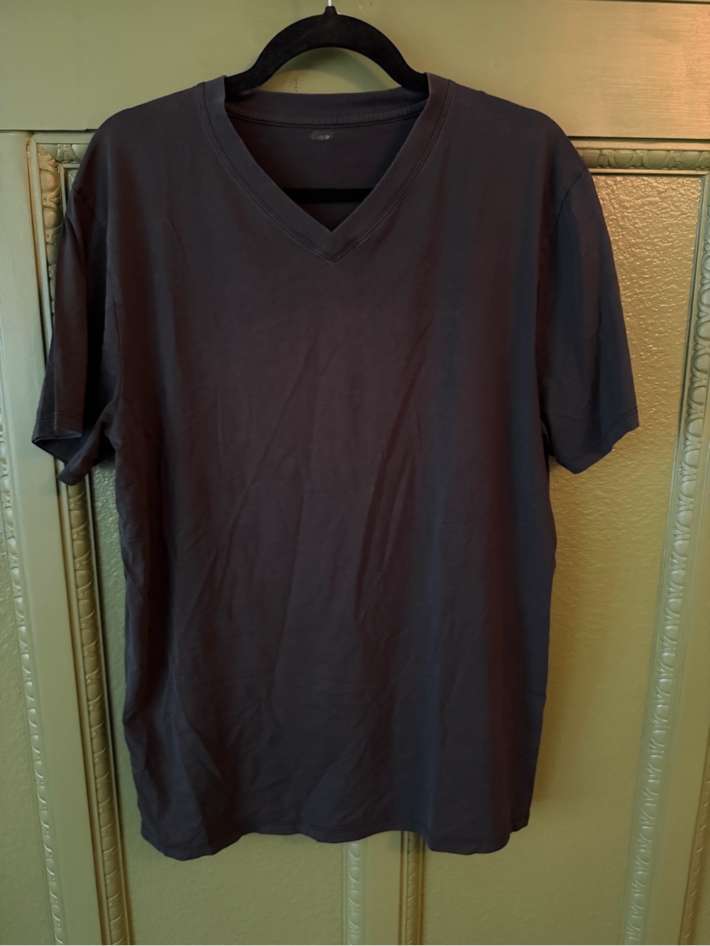 lululemon athletica Men's V-Neck Tee - Black